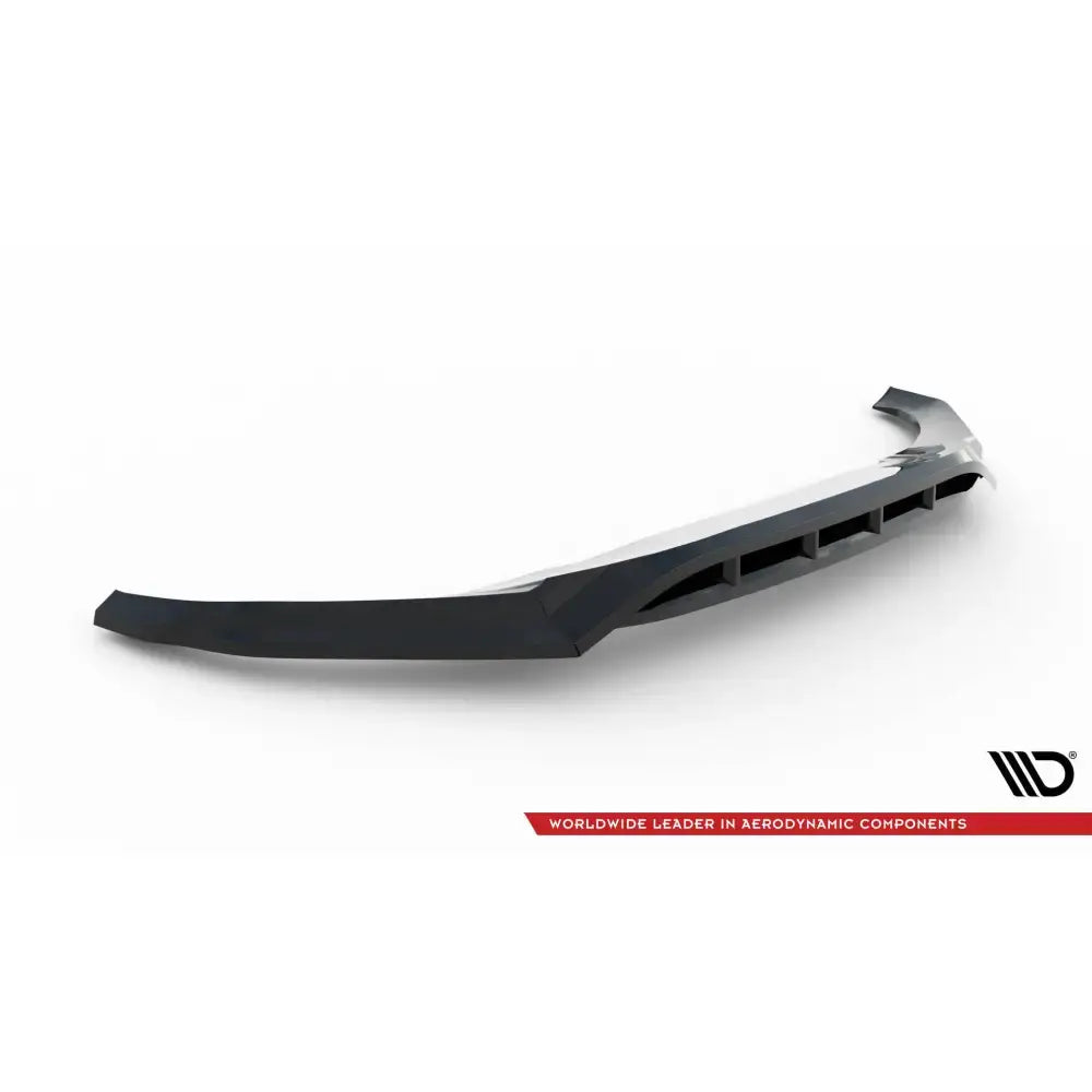 Front splitter til BMW X6 M-Pack G06 Facelift, svart plast med markante kanter og luftkanaler.