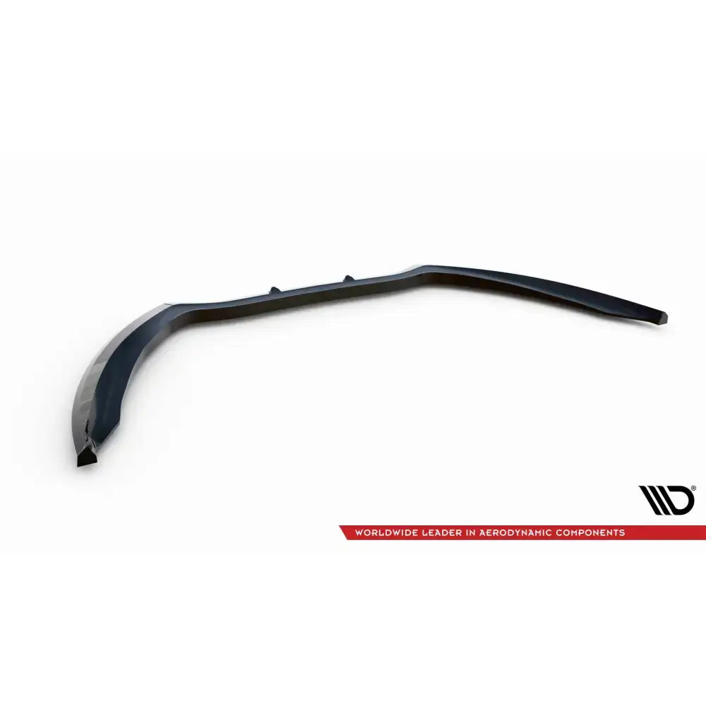 Front splitter til Ford Mondeo ST-Line Mk4 Facelift i svart plast, sett skrått ovenfra mot hvit bakgrunn.