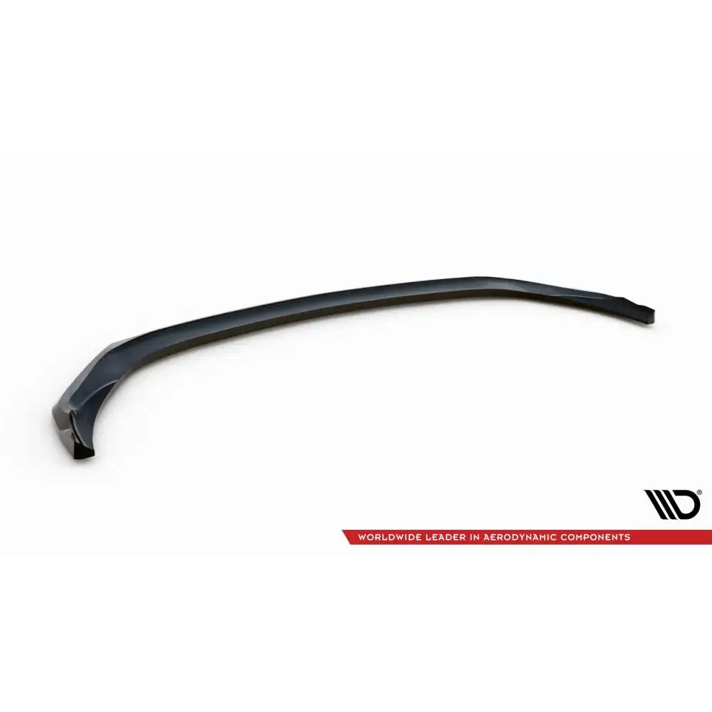Frontspoiler til Mercedes-AMG C43 V1, sort buet design sett skrått ovenfra mot hvit bakgrunn.