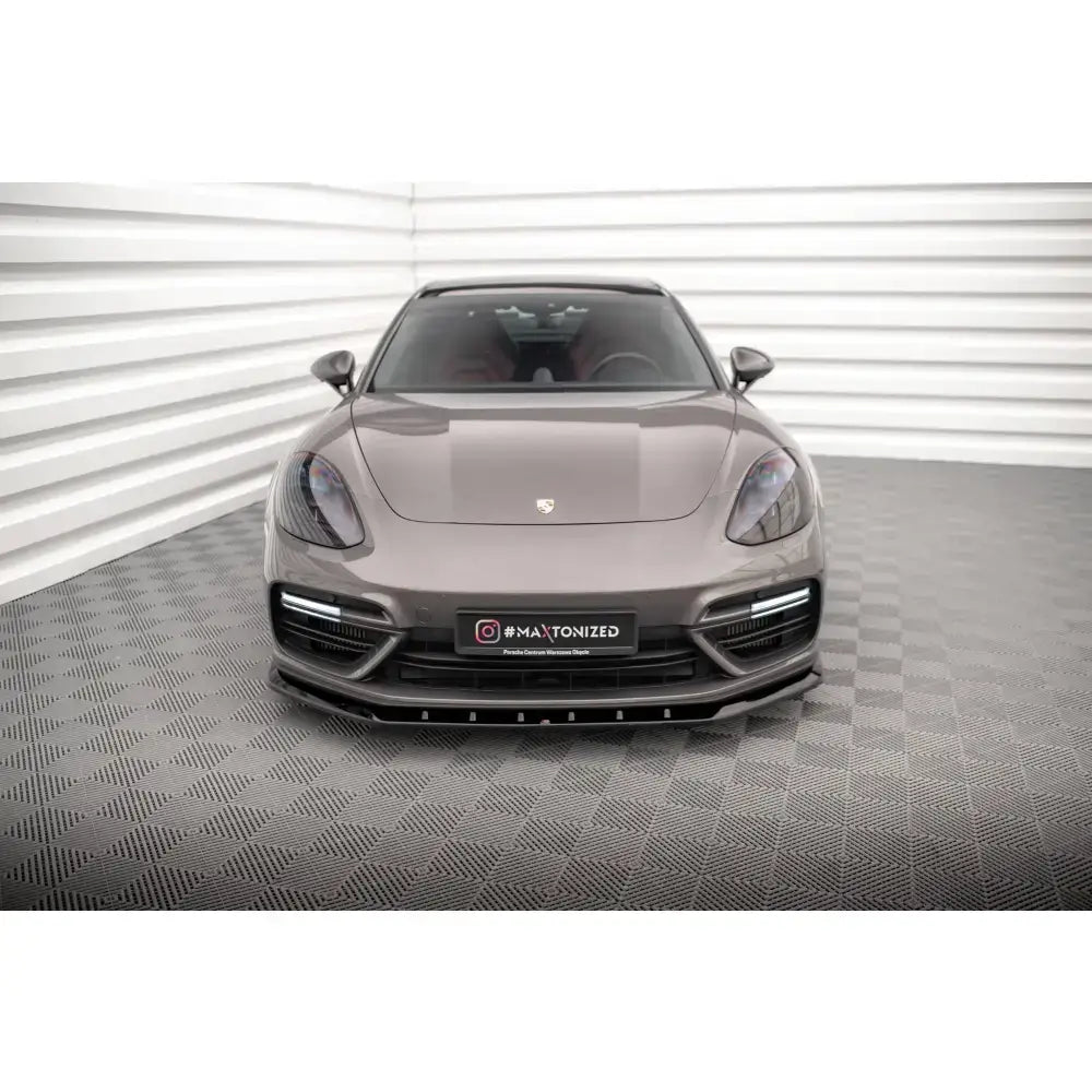 Frontspoiler på Porsche Panamera E-Hybrid 971 med lav profil og markerte aerodynamiske linjer.