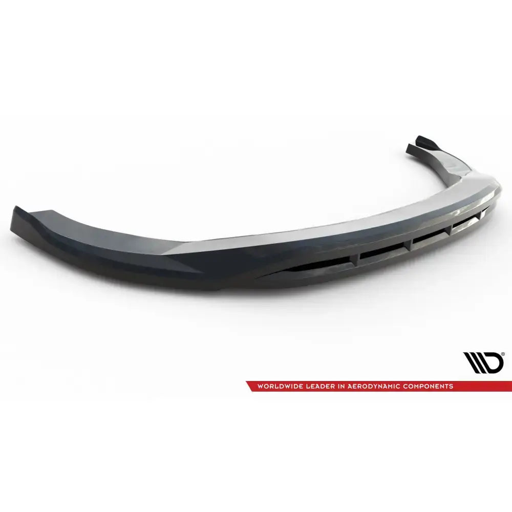Front splitter til Volkswagen Multivan T7, svart buet plastdel med luftkanaler sett fra skrå vinkel.