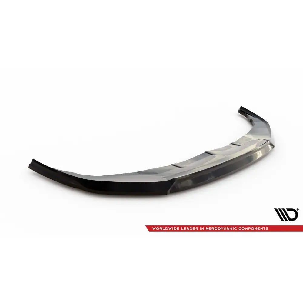 Frontleppe V2 BMW 1 F40 i svart blank plast med markerte kanter og aerodynamiske detaljer mot hvit bakgrunn.