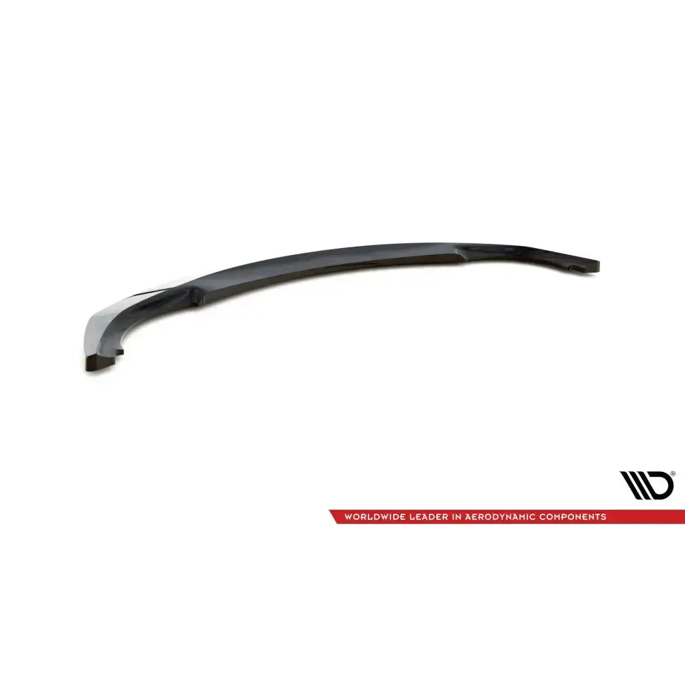 Front splitter V2 BMW 3 Coupe E46 i sort plast, vist fra skrå vinkel mot hvit bakgrunn.