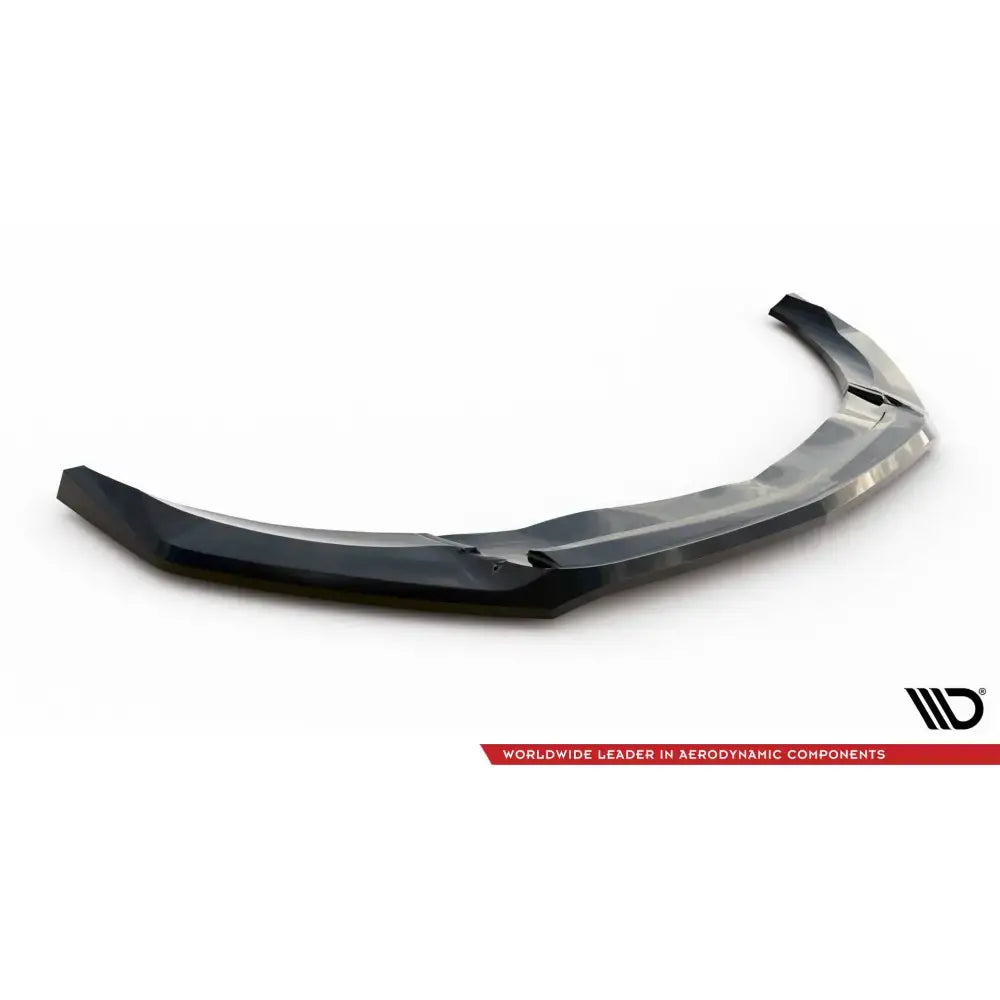 Front splitter til Mercedes-AMG CLA 45 V3, sort og glanset med aerodynamiske kanter mot hvit bakgrunn.
