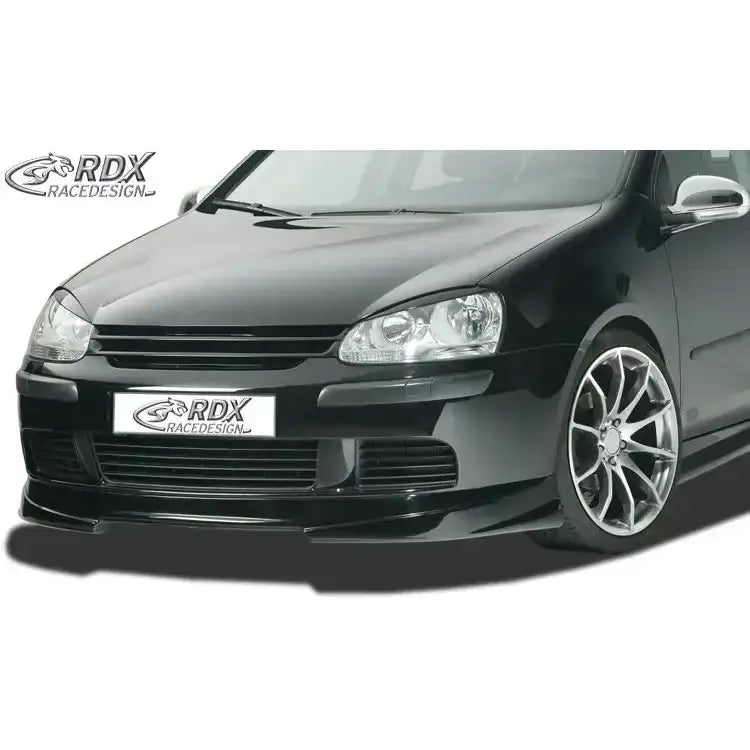Frontsplitter til Volkswagen Golf 5 GT4, sort, montert på bil med sportslig design og skinnende finish.