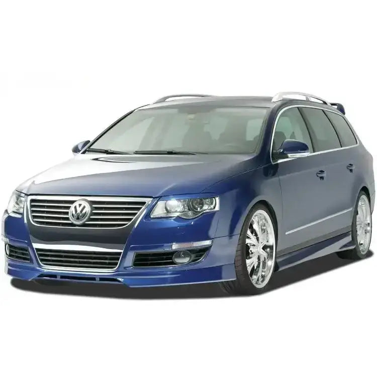 Frontleppe Volkswagen Passat 3C 11-16 montert på blå stasjonsvogn med kromdetaljer og takrails.