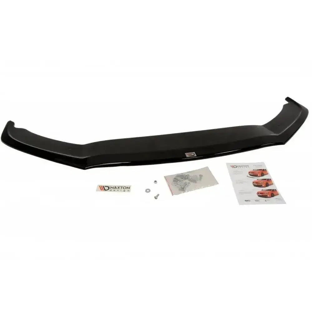 Front lip VW Scirocco R Ver2 sett ovenfra med monteringsutstyr, instruksjonsark og logo-plakett.