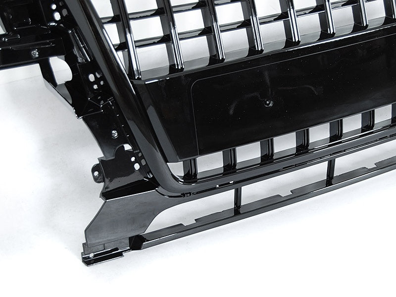 Helsvart grill Audi Q5 2008–2012 sport-design vist fra vinkel