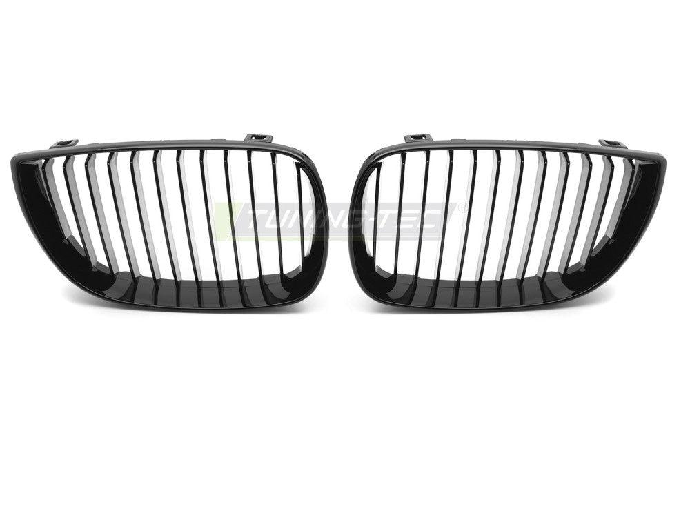 Nærbilde av blank svart grill for BMW 1-serie E87 04-07