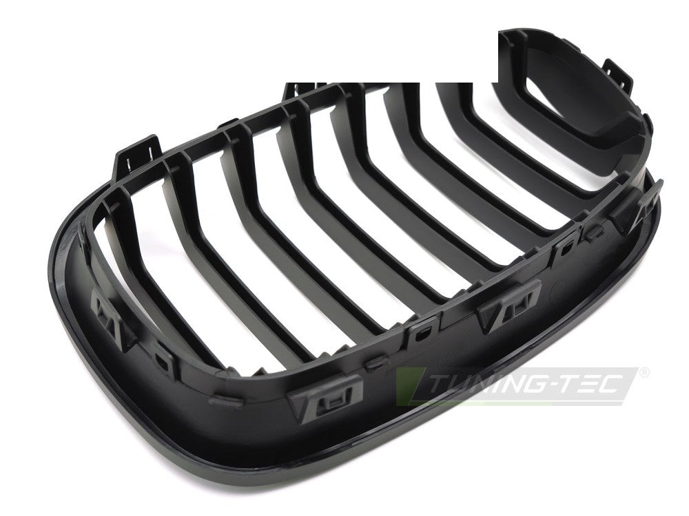 Frontparti BMW 1-serie F21 med matt sort nyregrill 2011-2014