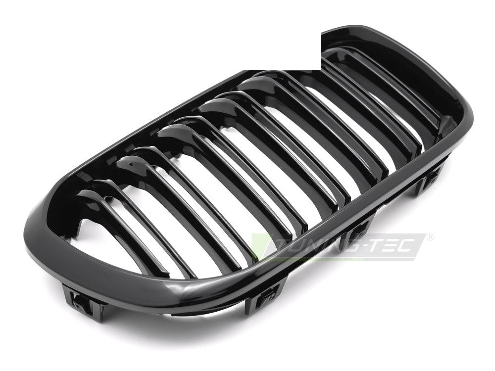 BMW 1-serie F20 LCI med sportsgrill i glossy svart dobbeltstavdesign