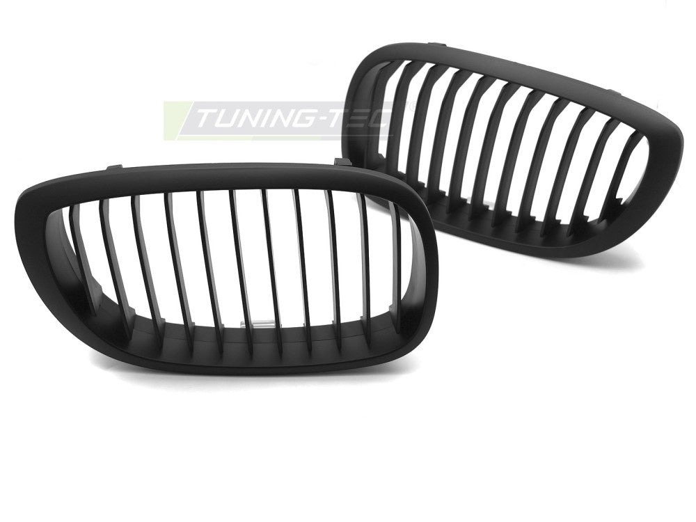 Nærbilde av matt svart grill til BMW 3-serie E46 LCI Touring 2001–2005