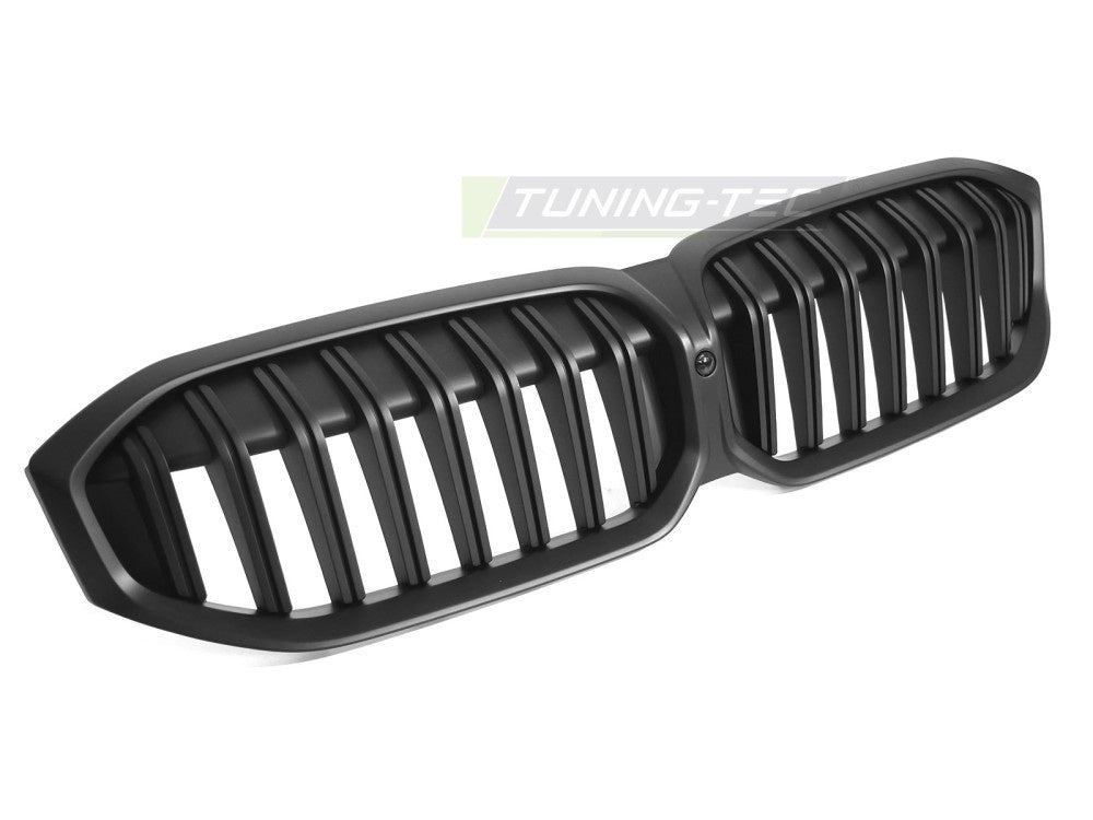 Nærbilde av matt sort grill til BMW G20 LCI med nyredesign