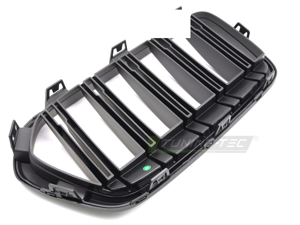 Nyregrill GRBMV3 BMW X2 F39 matt svart finish sett fra siden