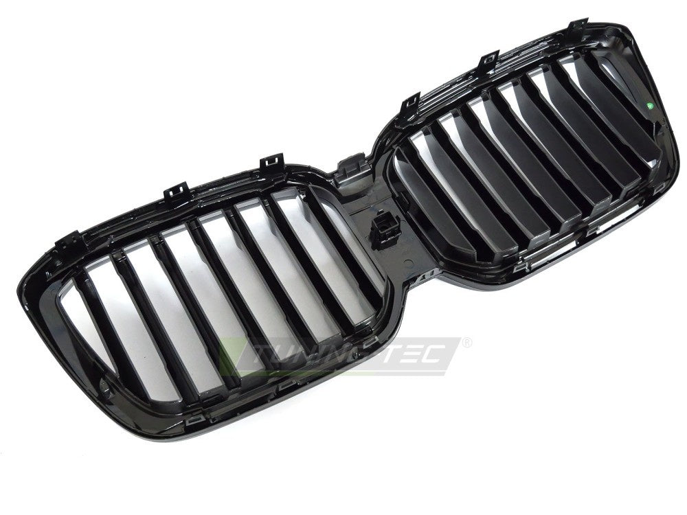 Dobbel nyregrill glossy svart BMW X3 G01 sett fra siden