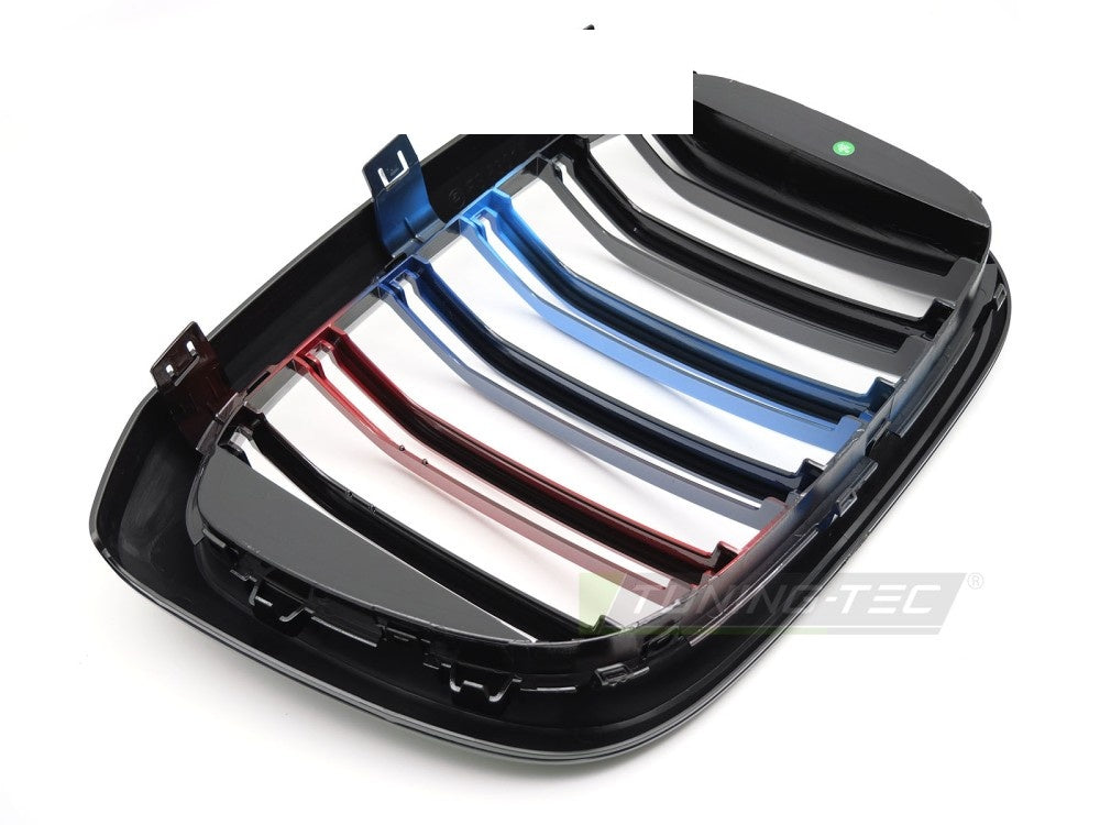 Komplett sett svart sport grill med tri-color striper til BMW X3 G01