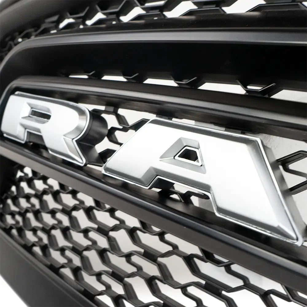 Grill med Ram-emblem i Sølvfarge for Ram Rebel Ofd - Dodge Ram 1500 Ds 14-19