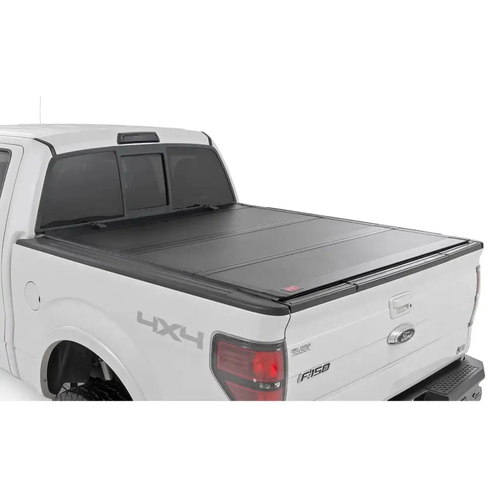 Hardt Toppdeksel Paki Tri-fold Flip Up Rough Country 5’7’ - Ford F150 04-08 - 2