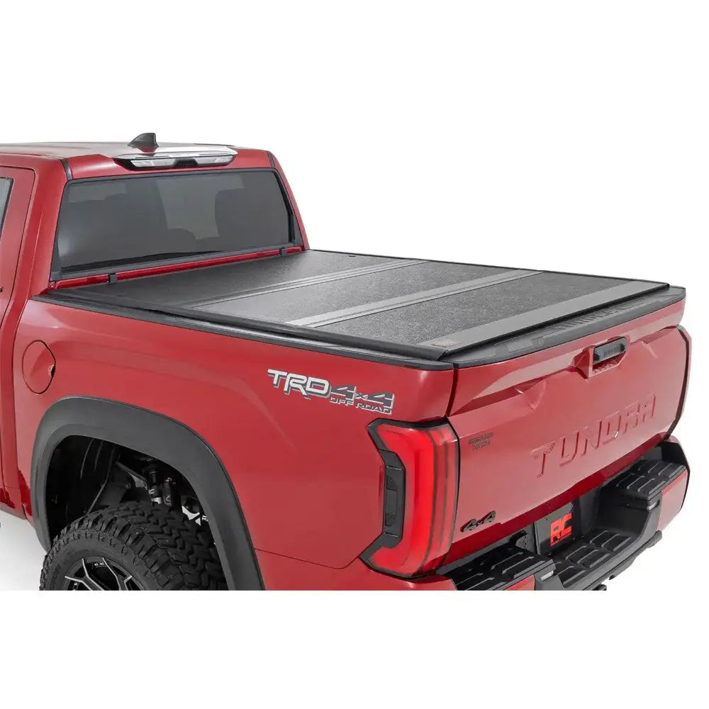 Hardt Tri-fold Deksel Lavt Profil Rough Country 5’7’ - Toyota Tundra 22- - 30