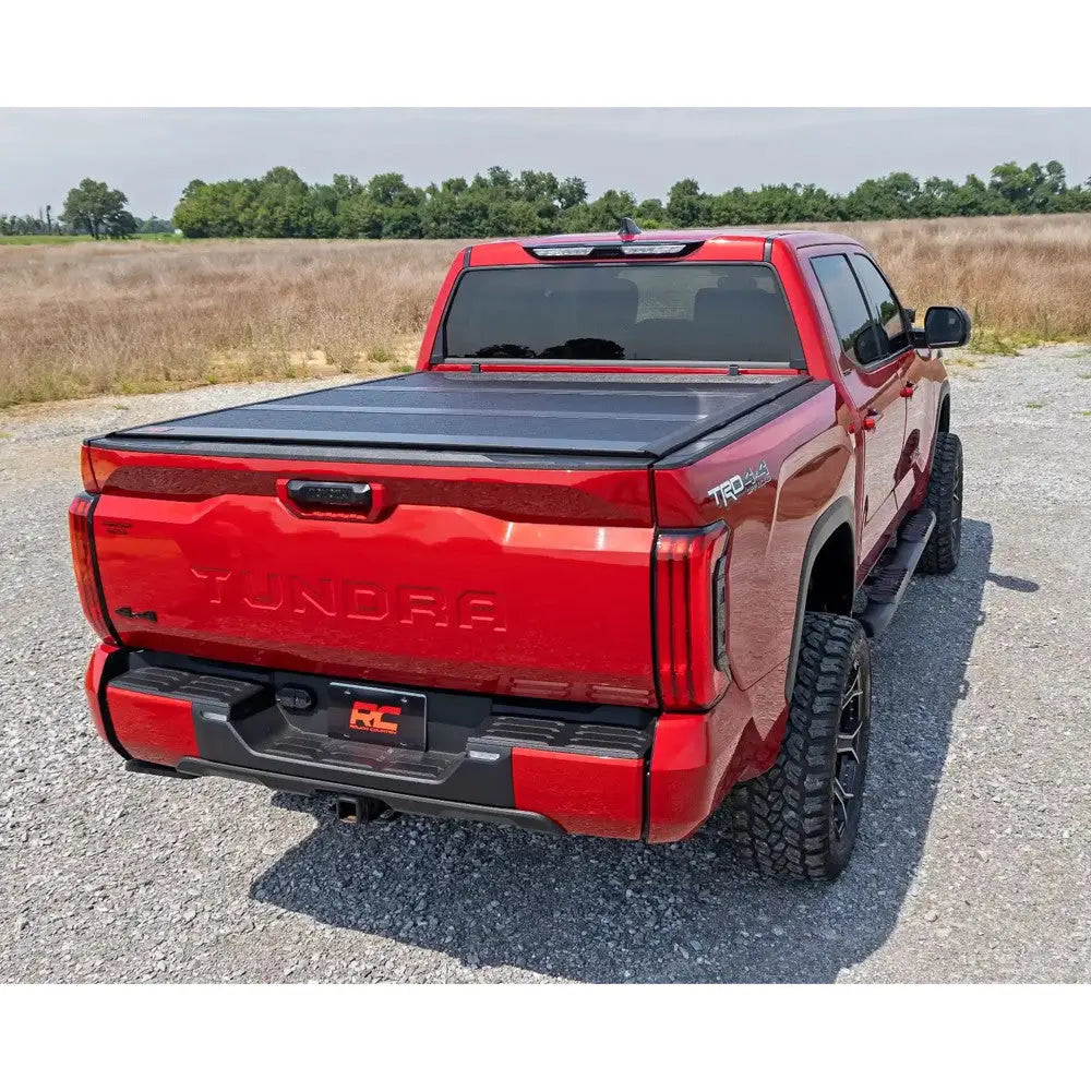 Hardt Tri-fold Deksel Lavt Profil Rough Country 5’7’ - Toyota Tundra 22- - 12