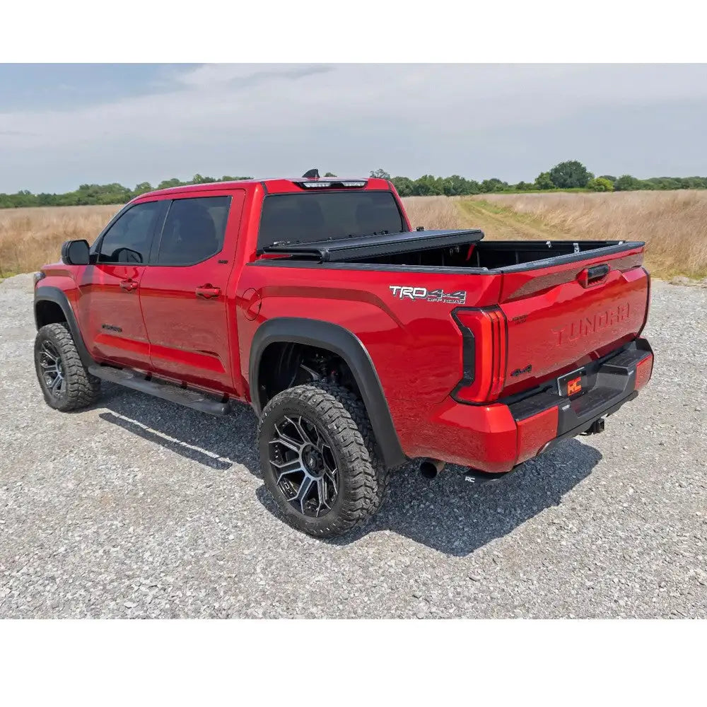 Hardt Tri-fold Deksel Lavt Profil Rough Country 5’7’ - Toyota Tundra 22- - 18