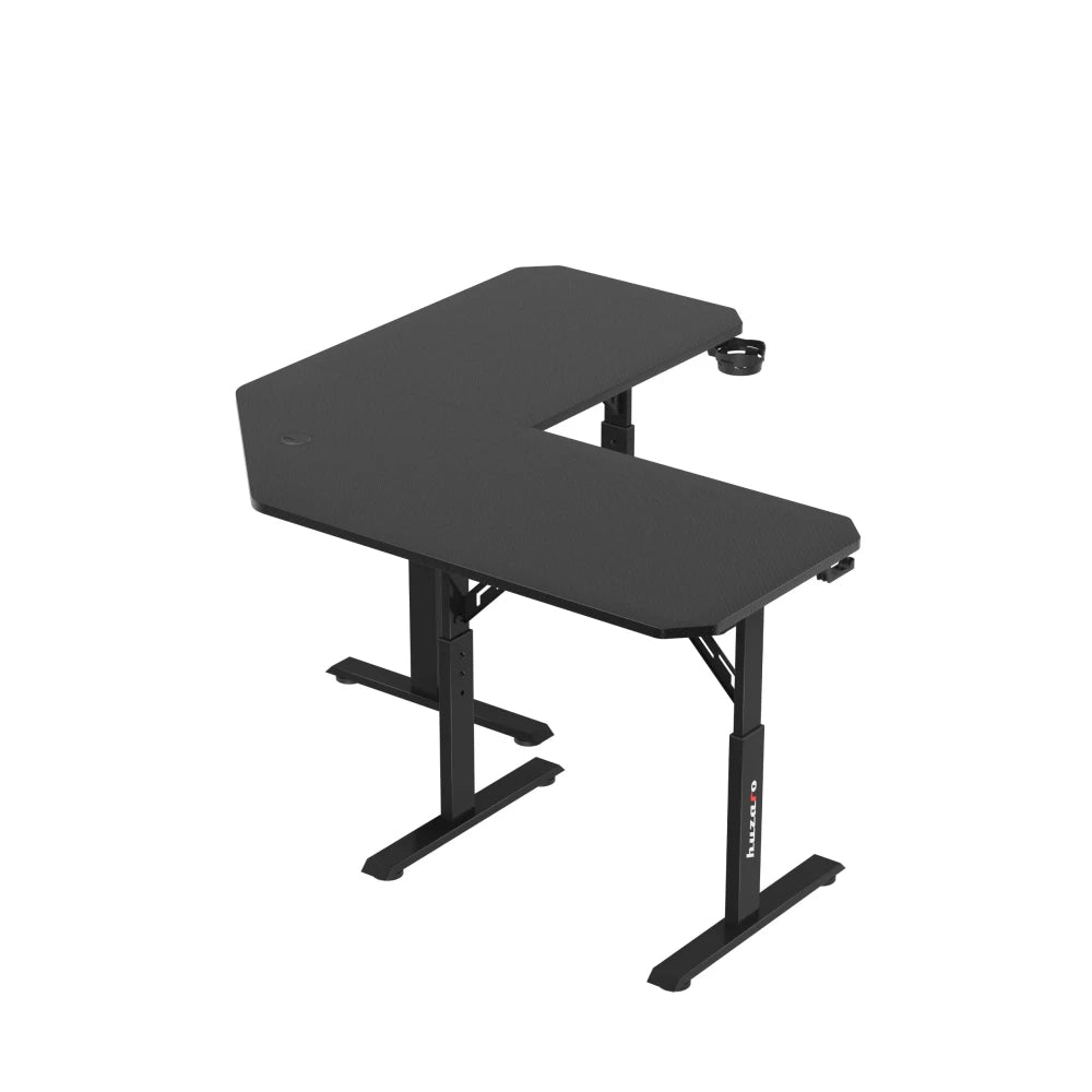 Huzaro Hero 7.3 gamingbord med gaming-PC og skjerm