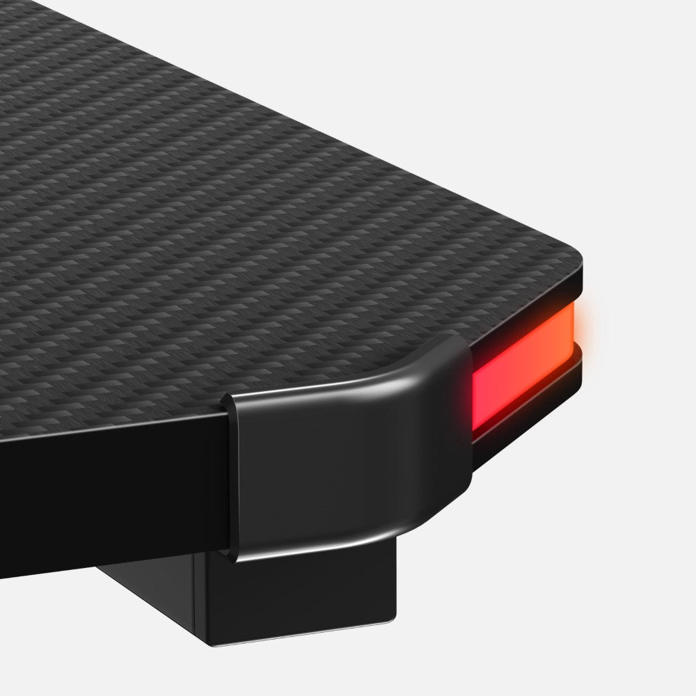 Kabelgjennomføringer på Huzaro Hero 3.3 RGB gamingbord