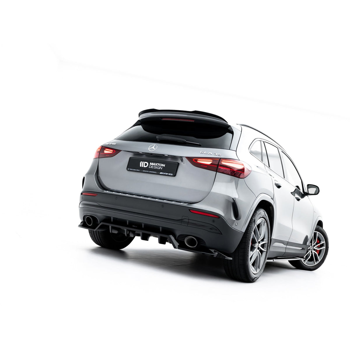 Diffuser med vertikale ribber til Mercedes-AMG GLA 35 H247 Facelift i blank sort ABS