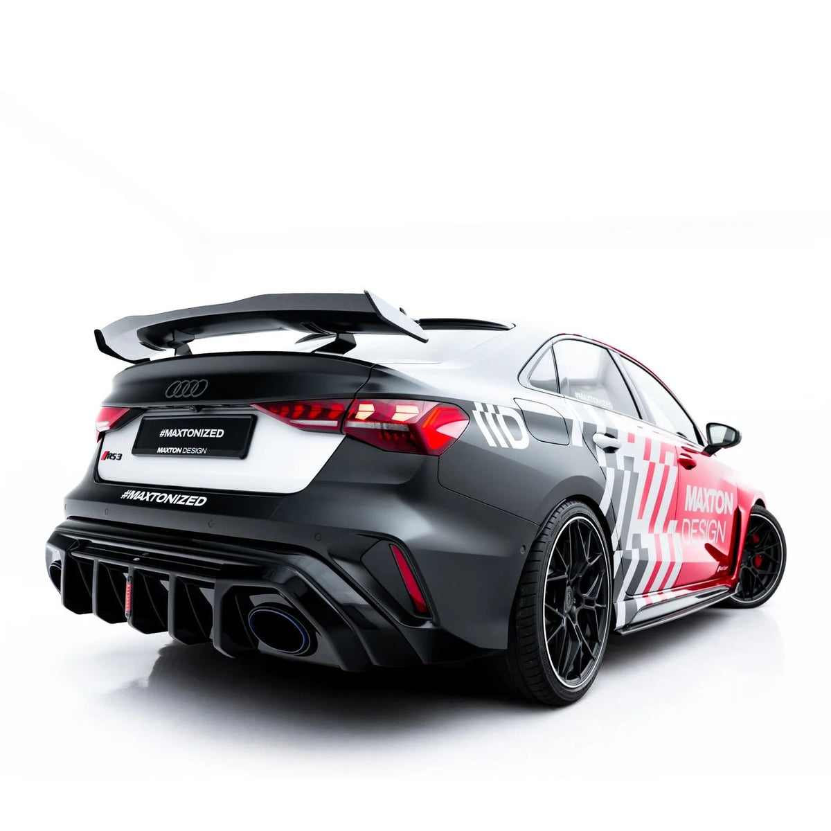 Diffuser i blank sort ABS til Audi RS3 Sedan 8Y Facelift sett bakfra