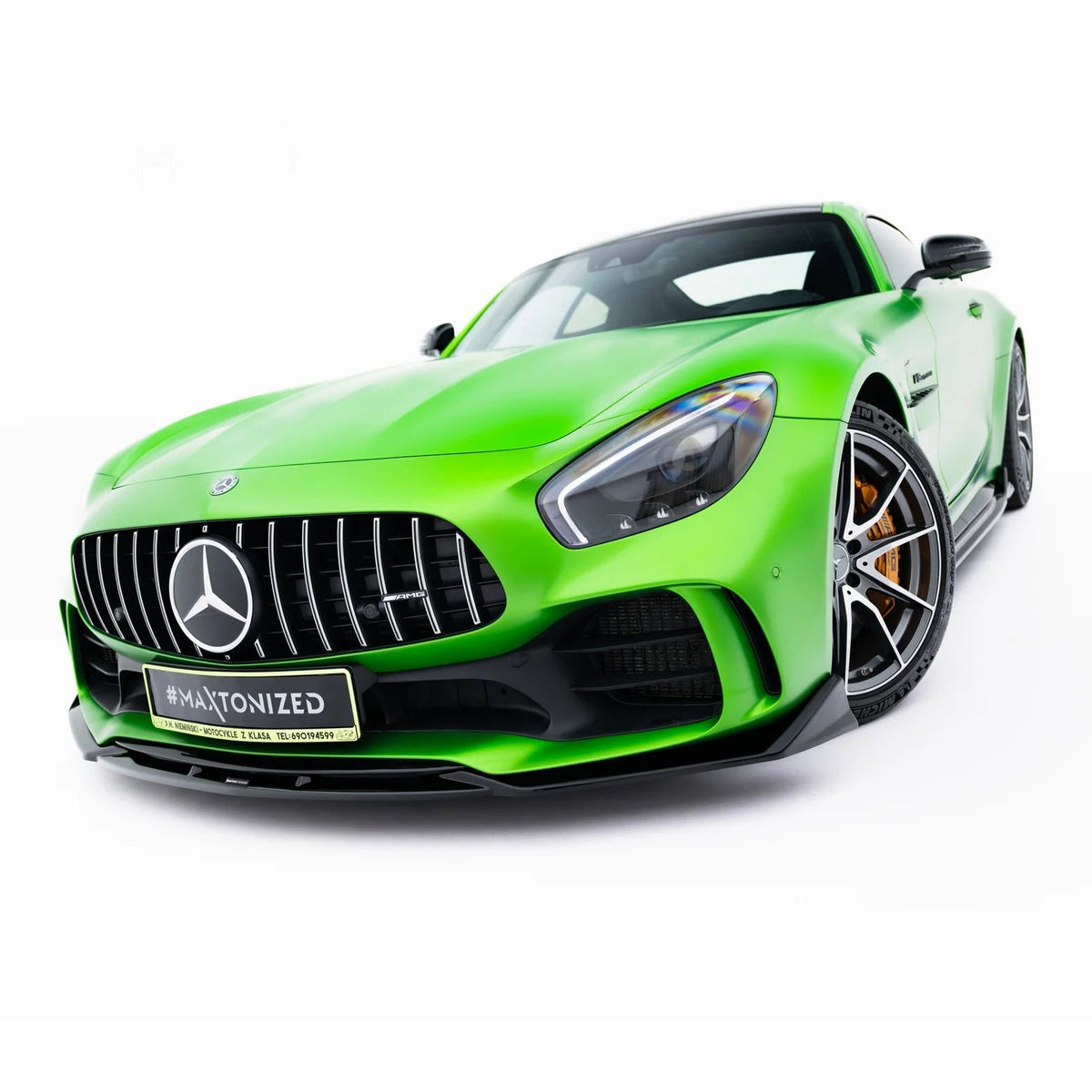 Frontsplitter i blank sort ABS til Mercedes-AMG GT R C190 Facelift sett forfra