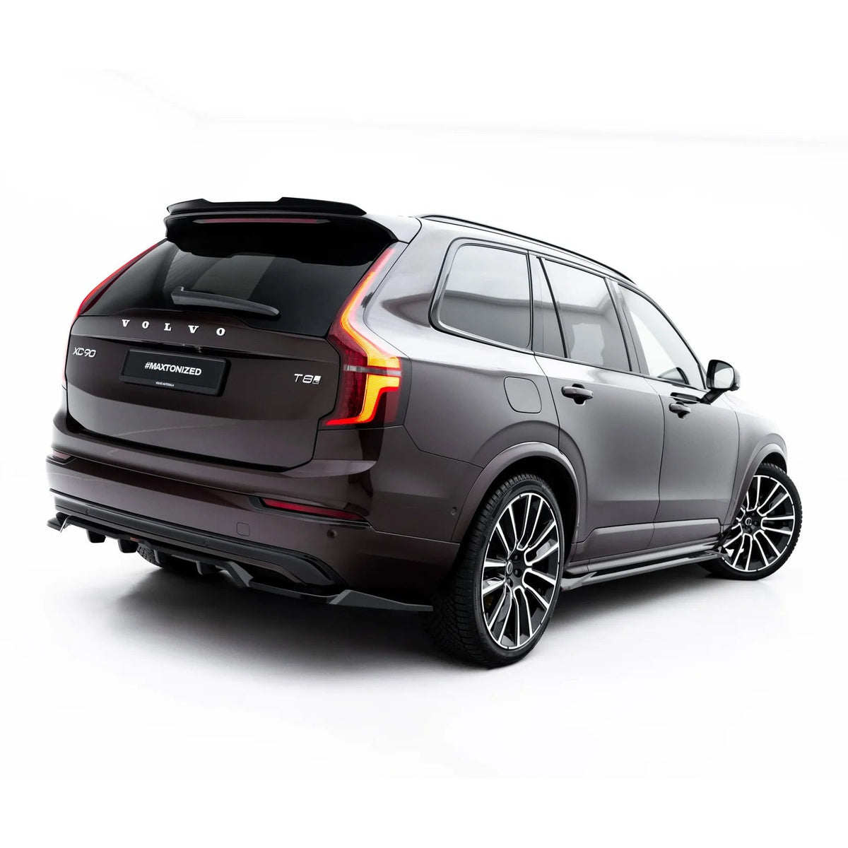 Hekksplitter med vertikale ribber til Volvo XC90 Mk2 Facelift 2 i blank sort ABS-plast