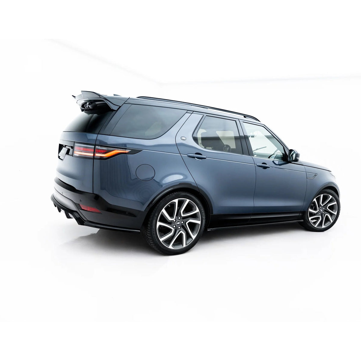 Sideskjørt diffusers til Land Rover Discovery Mk5 Facelift i blank sort ABS-plast