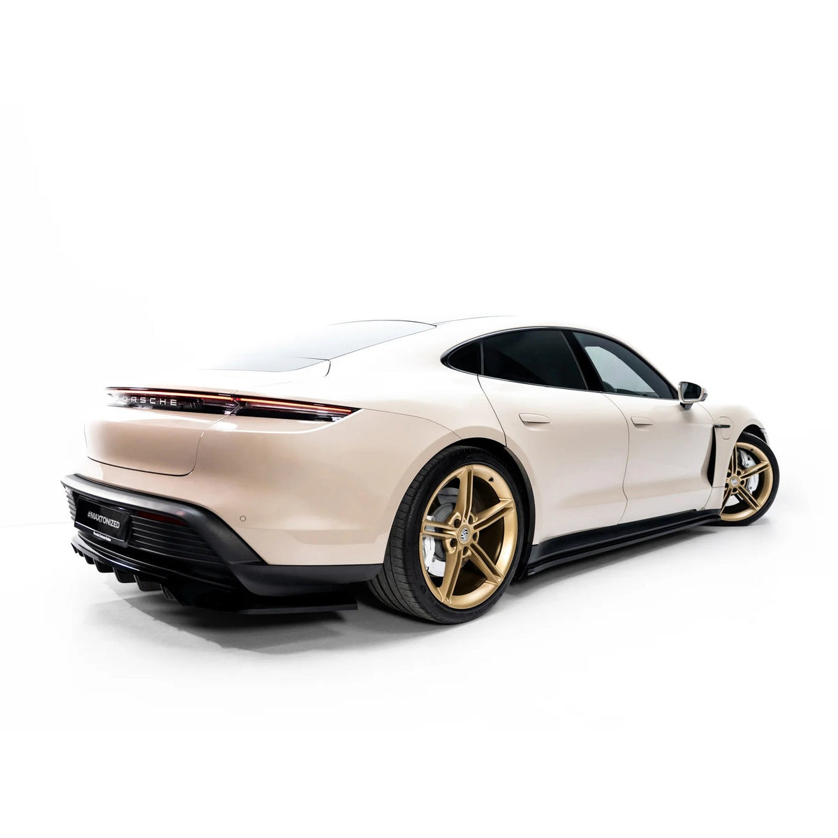 Sideskjørt diffusers i blank sort ABS til Porsche Taycan Mk1