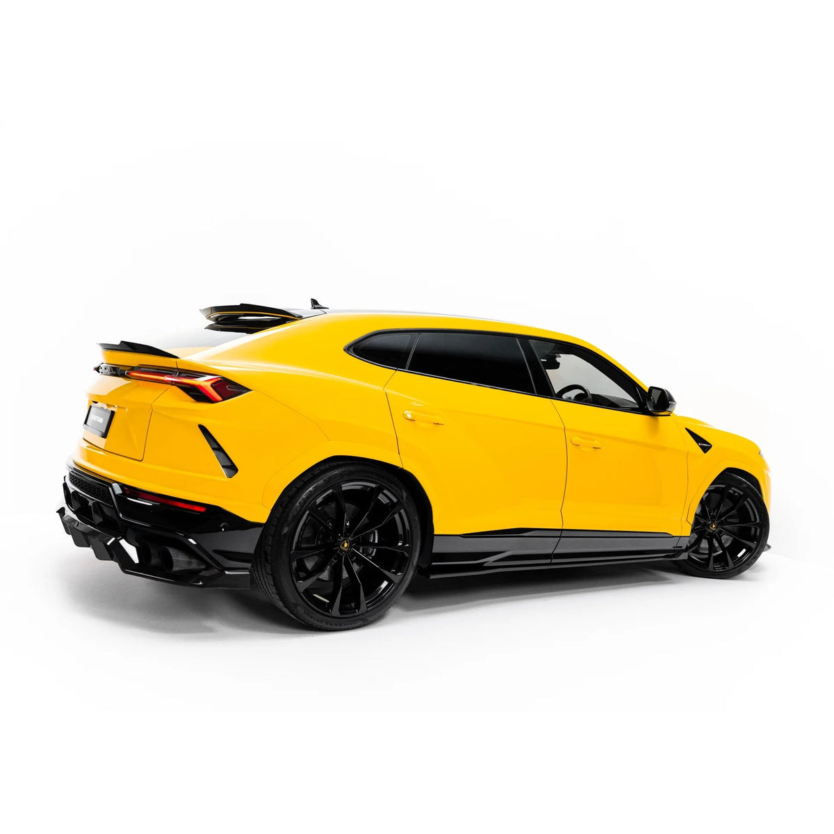 Sideskjørt i prepreg karbonfiber til Lamborghini Urus Mk1, sett venstre og høyre
