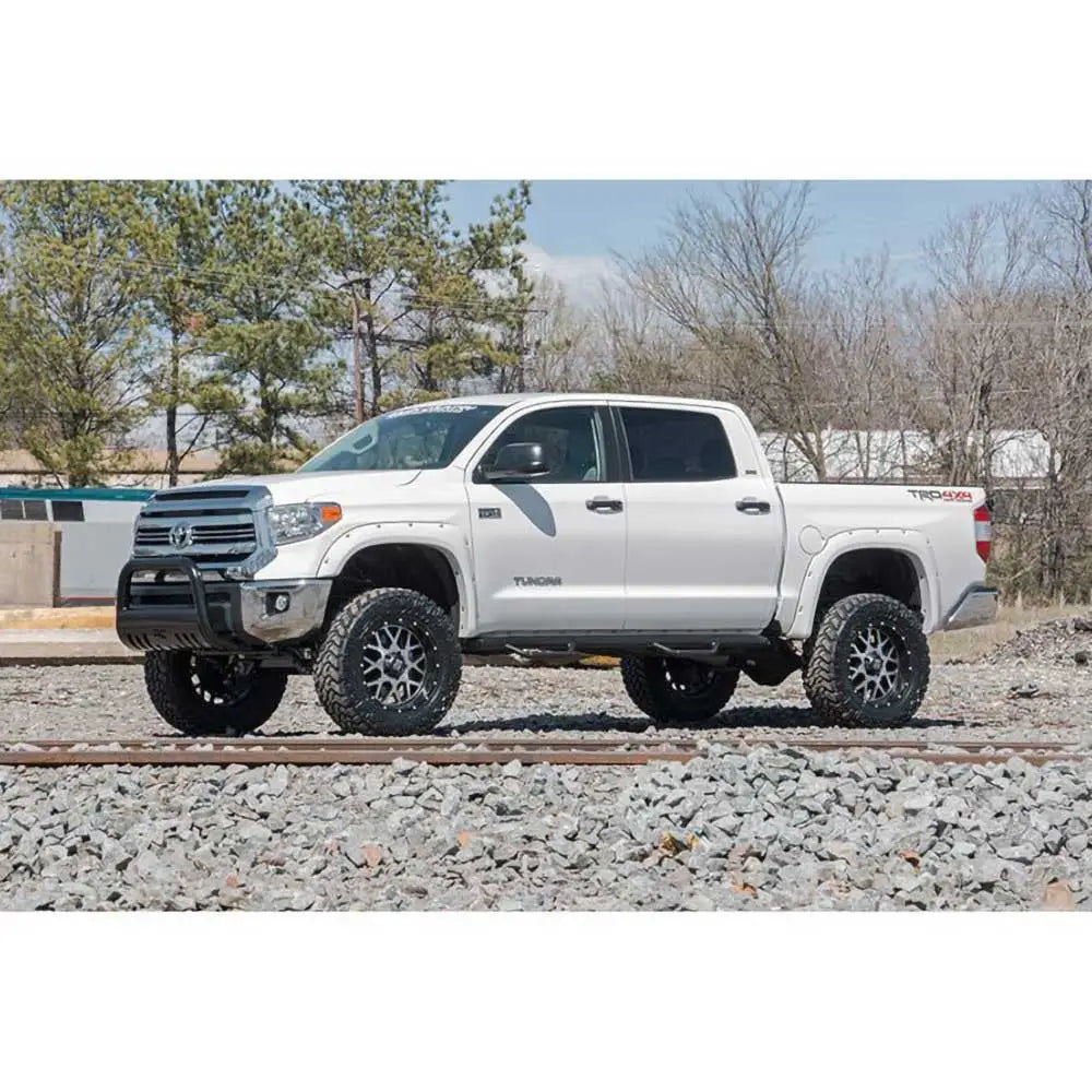 Hevesett Rough Country Heis 6’’ - Toyota Tundra 16-21