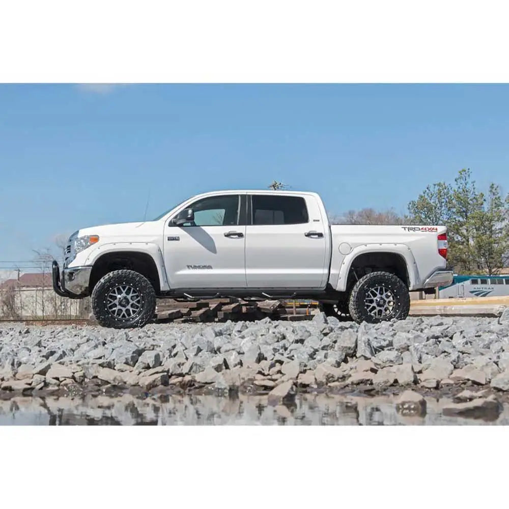 Hevesett Rough Country Heis 6’’ - Toyota Tundra 16-21