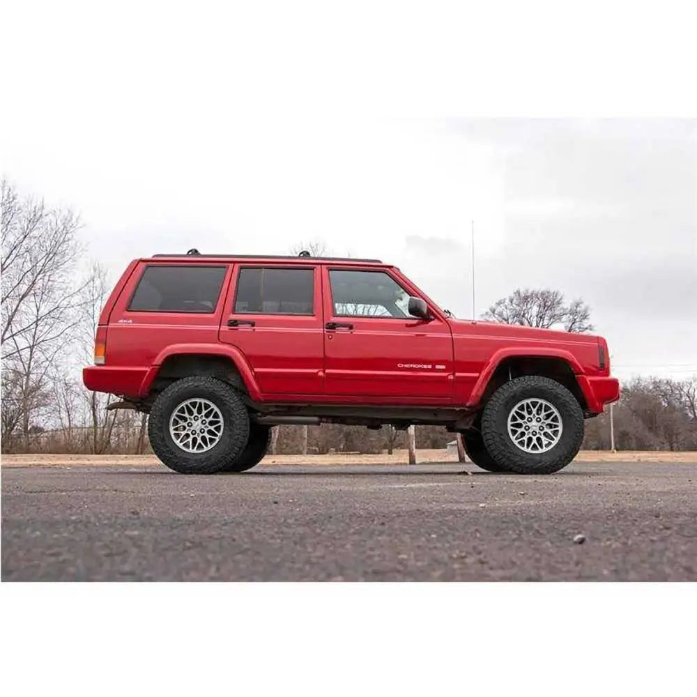 Hevesett Rough Country Løft 3’ - Jeep Cherokee Xj 84-01 - 5