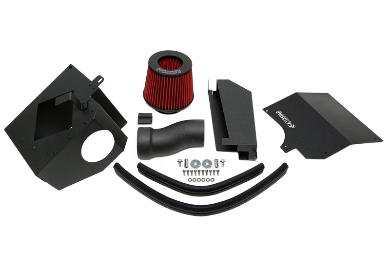 TA Technix air intake kit montert på Mercedes-Benz GLA-Klasse X156 med M270-motor