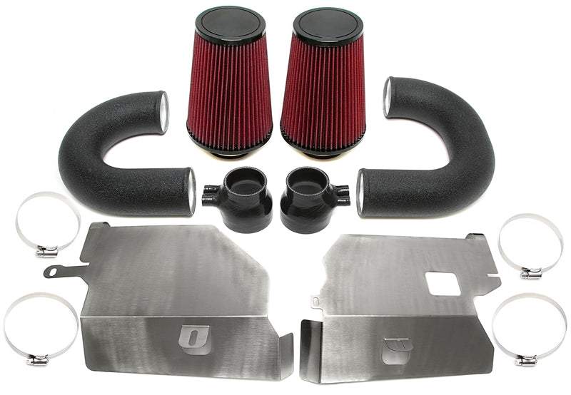 TA Technix air intake kit med røde konfilter montert på Mercedes GLC 63 AMG M177 V8 Biturbo