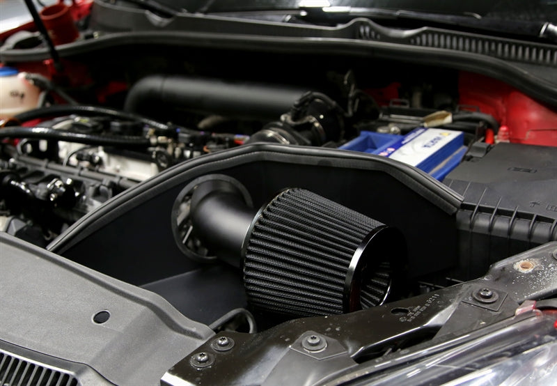 Luftinntak og konfilter montert på Skoda Octavia 1Z EA888-motor fra TA Technix