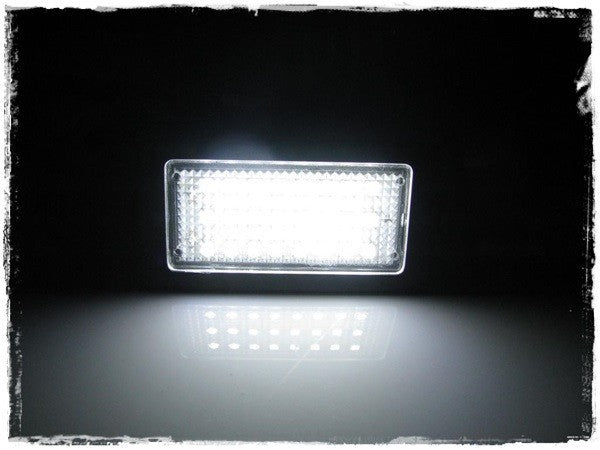 EIN LED skiltlys 6000K kald hvit for BMW E38 sett forfra med SMD-dioder