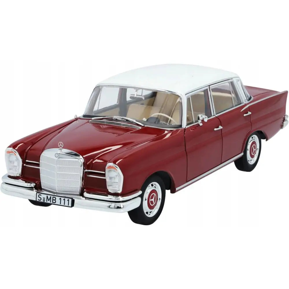 Mercedes 220 s W111 Bilmodell 1:18 - 1