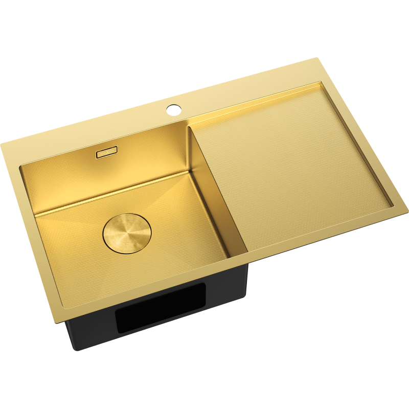 Stål Kjøkkenvask gullfarget med én stor kum og rillet avrenner til høyre, sett skrått ovenfra.