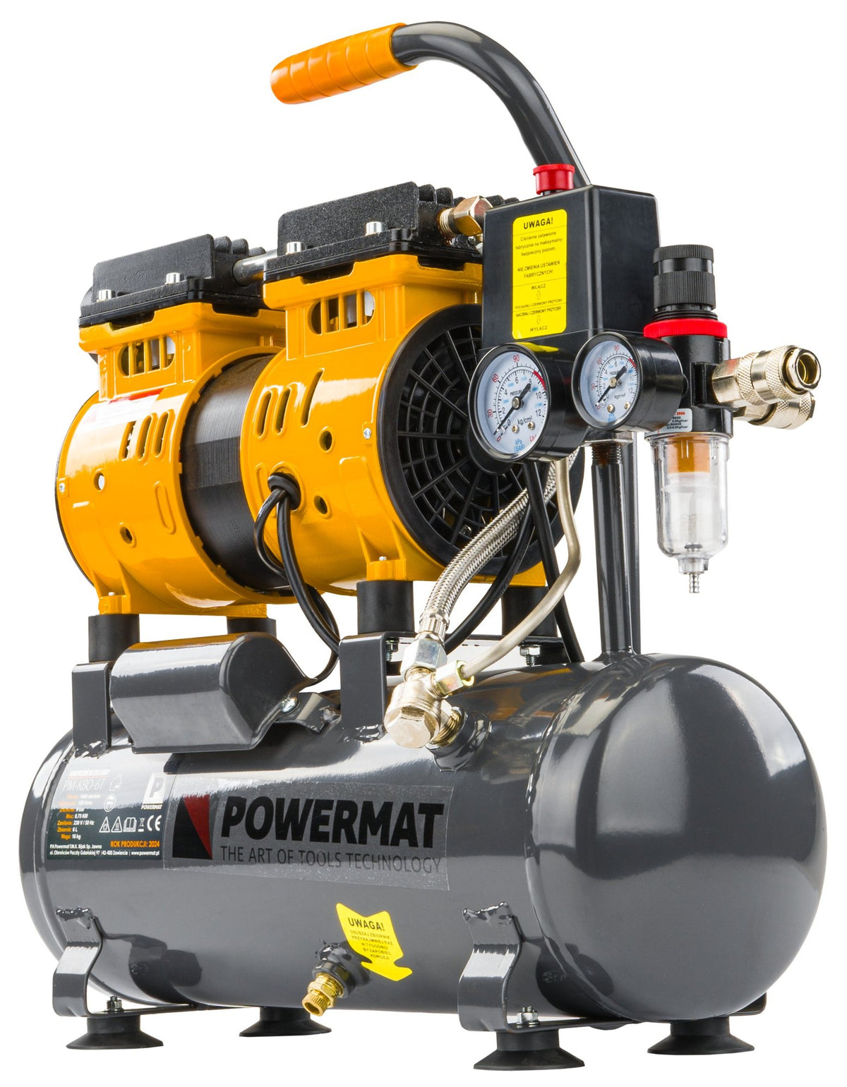 Powermat oljefri kompressor sett skratt forfra med gra tank, to gule pumper, manometre og trykkregulator