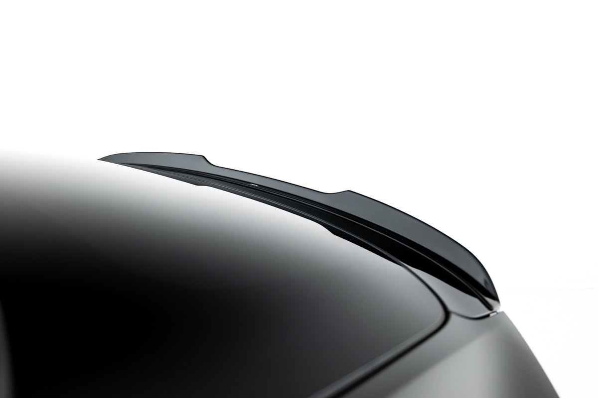 Spoilerlokk fra Maxton Design til Porsche Macan EV Mk1, sett bakfra i sort finish