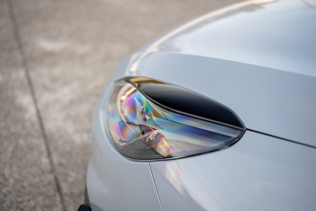 Blank sort lyktebryn til Ford Fiesta Mk8 sett fra siden
