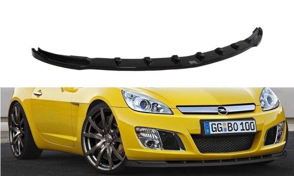 Frontspoiler til Opel GT i sort, glanset plast montert på gul bil med sportsfelger.