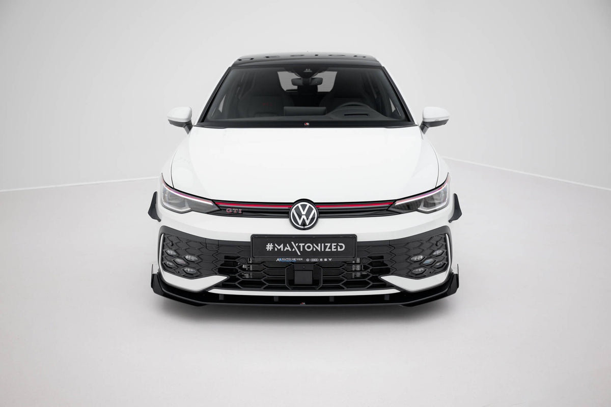 Aerodynamiske flaps for VW Golf 8 GTI / GTE Facelift sett skrått forfra
