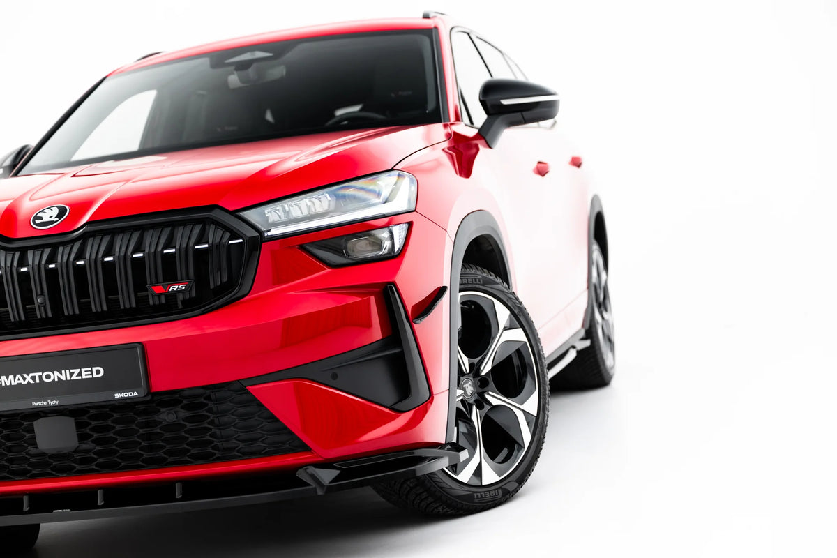 Nærbilde av canards i Gloss Black på Skoda Kodiaq RS Mk2