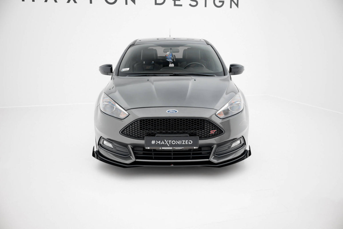 Maxton Design frontfanger vinger til Focus ST i blank svart, nærbilde